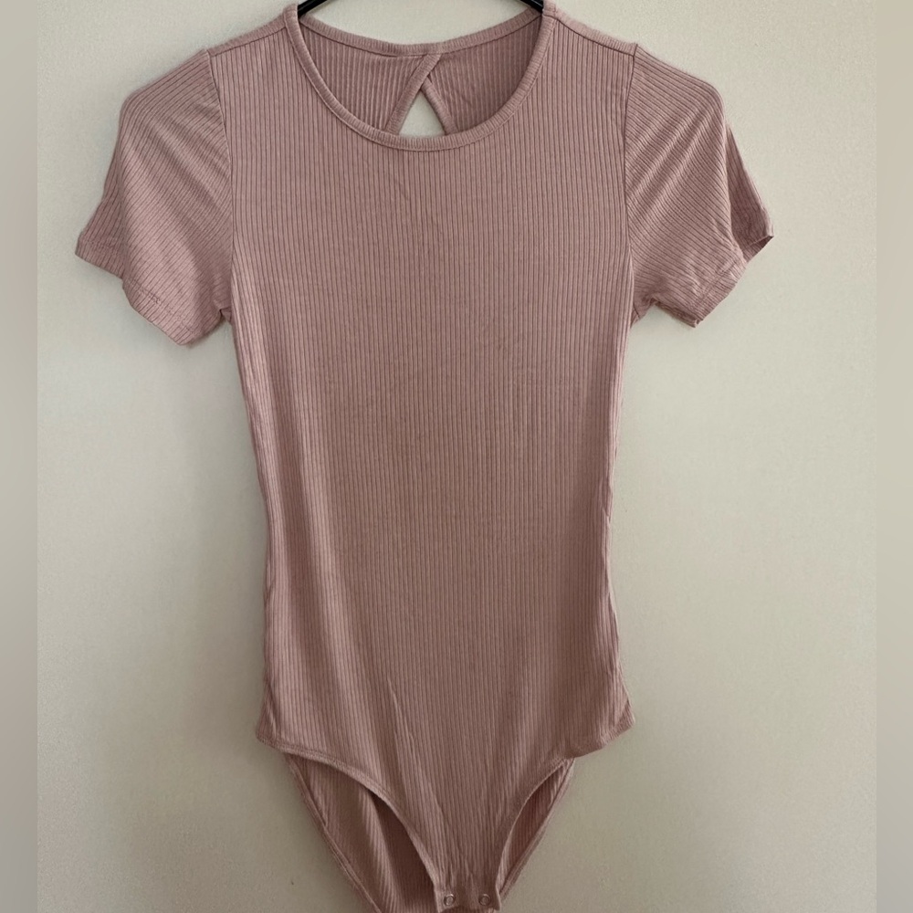 American Eagle Ribbed Mauve Pink Short Sleeve Bodysuit